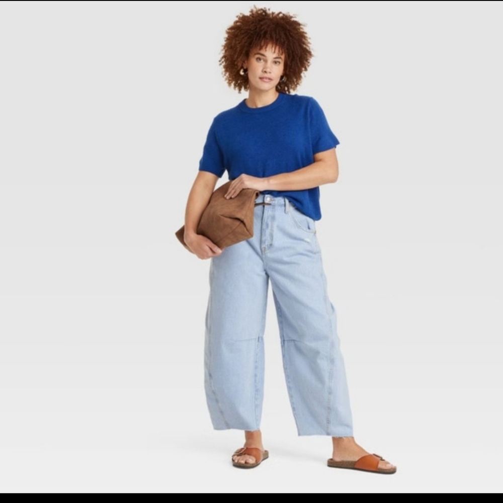 EUC - Universal Thread Light Wash Barrel  Jeans 👖Sz 4